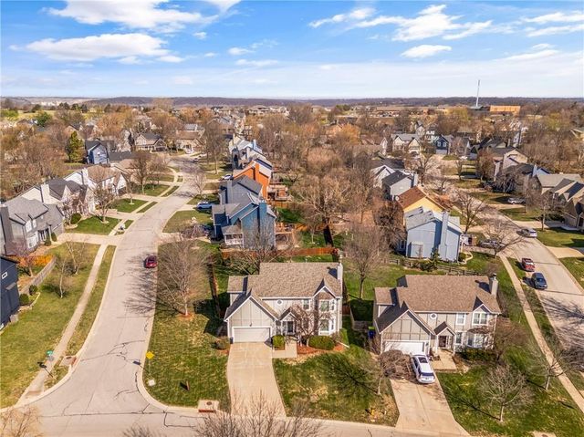 21610 W 49th Street, Shawnee, KS 66226