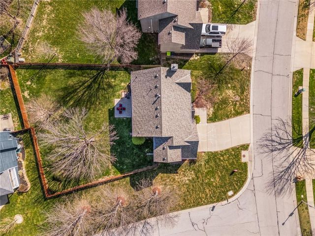 21610 W 49th Street, Shawnee, KS 66226