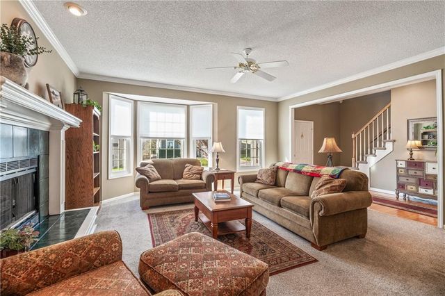 21610 W 49th Street, Shawnee, KS 66226