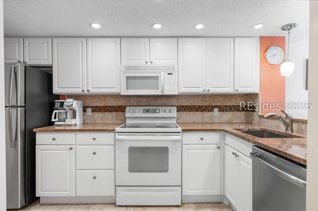 11 Tanglewood Dr Apt 2, Hilton Head Island, SC 29928