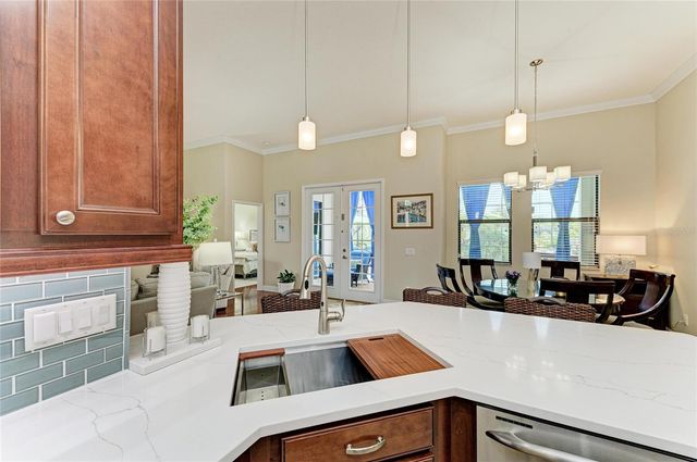 302 COCKLE SHELL LOOP, Apollo Beach, FL 33572