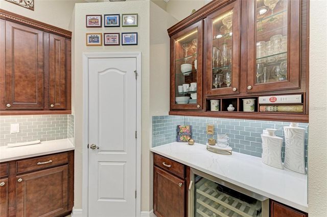 302 COCKLE SHELL LOOP, Apollo Beach, FL 33572