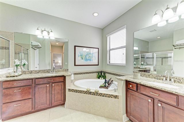 302 COCKLE SHELL LOOP, Apollo Beach, FL 33572