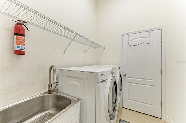 302 COCKLE SHELL LOOP, Apollo Beach, FL 33572