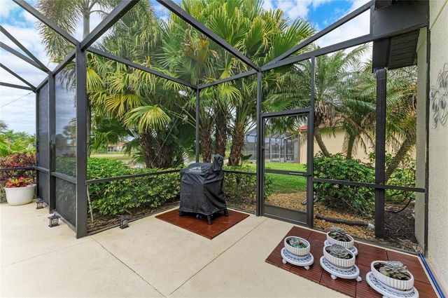 302 COCKLE SHELL LOOP, Apollo Beach, FL 33572