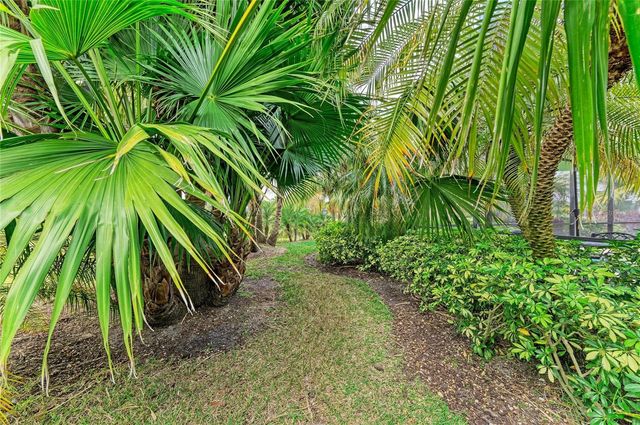 302 COCKLE SHELL LOOP, Apollo Beach, FL 33572