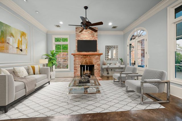 8133 Willow Grove Blvd, Baton Rouge, LA 70810