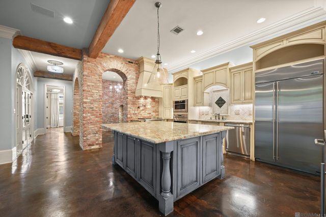 8133 Willow Grove Blvd, Baton Rouge, LA 70810