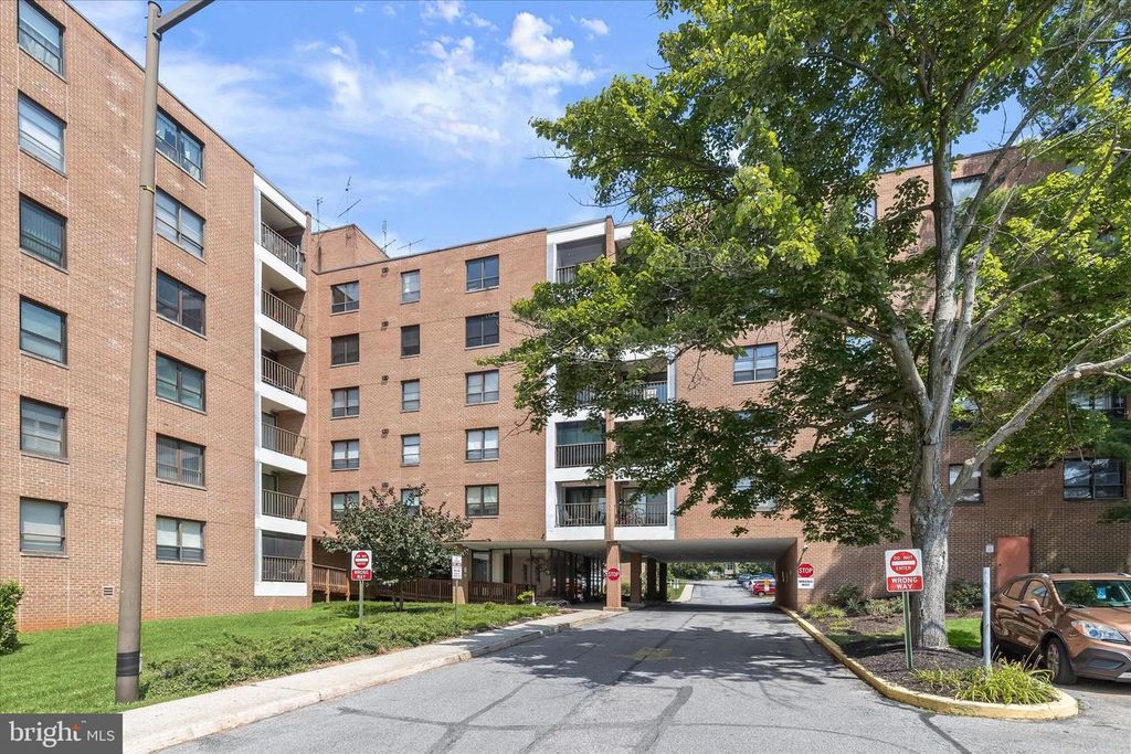 Image 1 of property listing at 6317 PARK HEIGHTS AVE #521, Baltimore, MD 21215