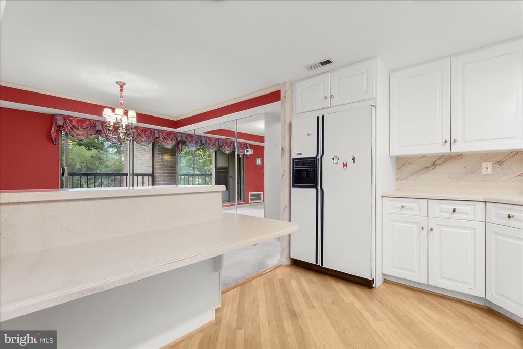 Image 9 of property listing at 6317 PARK HEIGHTS AVE #521, Baltimore, MD 21215
