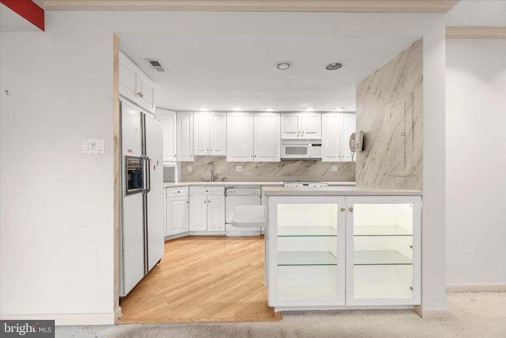 Image 11 of property listing at 6317 PARK HEIGHTS AVE #521, Baltimore, MD 21215