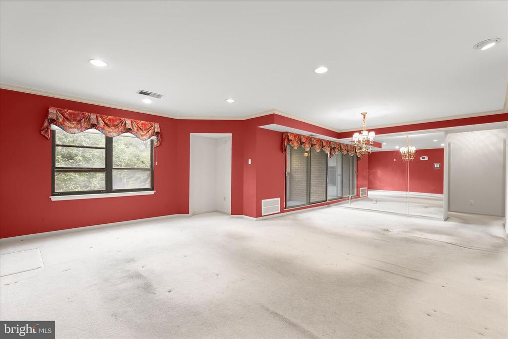 Image 12 of property listing at 6317 PARK HEIGHTS AVE #521, Baltimore, MD 21215