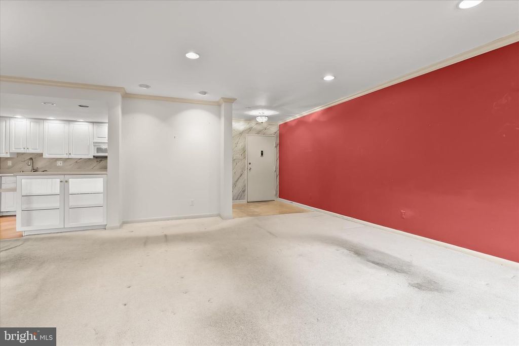 Image 14 of property listing at 6317 PARK HEIGHTS AVE #521, Baltimore, MD 21215