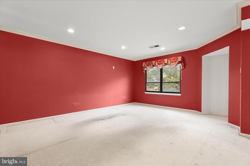 Image 15 of property listing at 6317 PARK HEIGHTS AVE #521, Baltimore, MD 21215