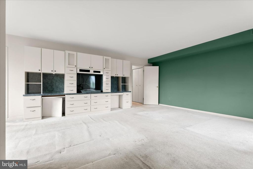 Image 21 of property listing at 6317 PARK HEIGHTS AVE #521, Baltimore, MD 21215