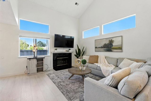 316 N Wildwood, Hercules, CA 94547