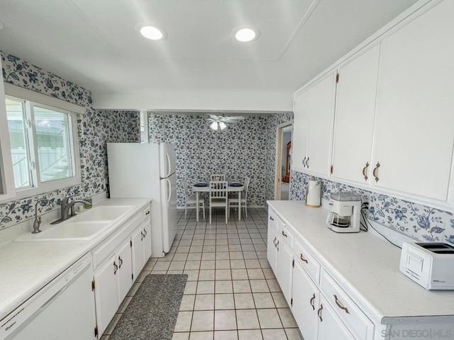 6463 Lake Mere Ct, San Diego, CA 92119