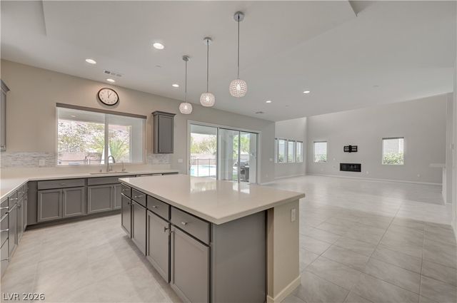 32 Vista Outlook Street, Henderson, NV 89011