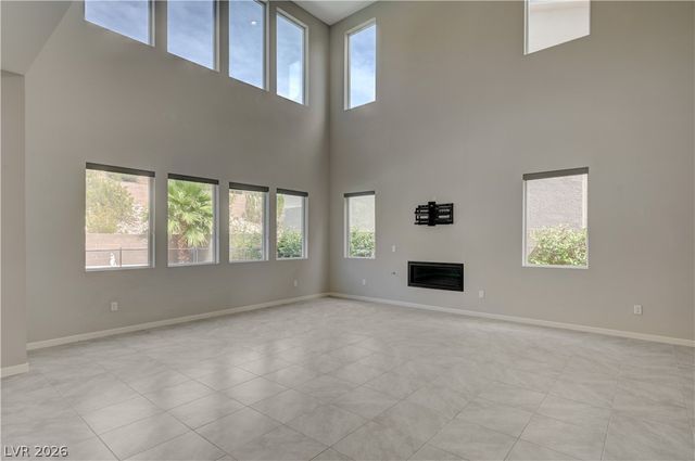 32 Vista Outlook Street, Henderson, NV 89011