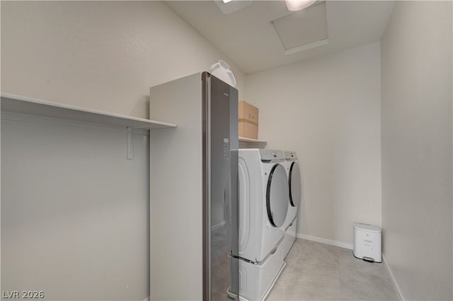 32 Vista Outlook Street, Henderson, NV 89011