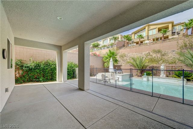32 Vista Outlook Street, Henderson, NV 89011