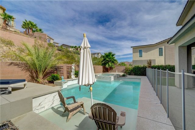 32 Vista Outlook Street, Henderson, NV 89011