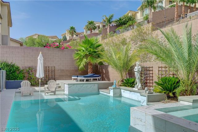 32 Vista Outlook Street, Henderson, NV 89011