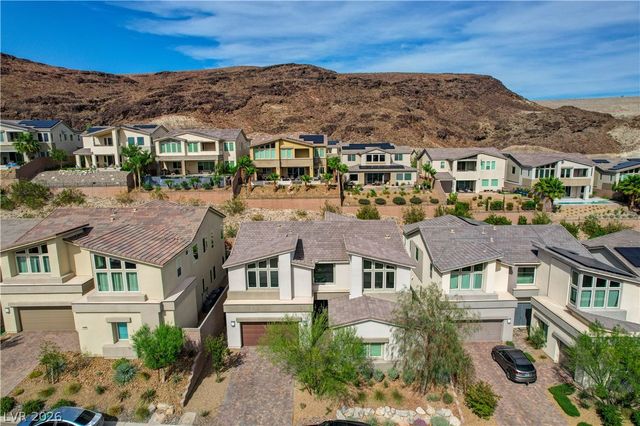 32 Vista Outlook Street, Henderson, NV 89011