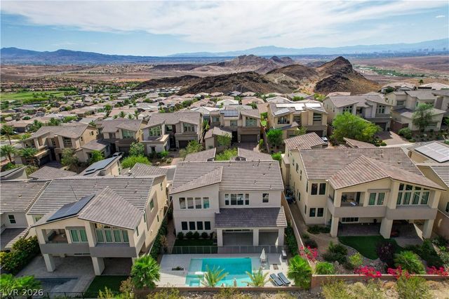 32 Vista Outlook Street, Henderson, NV 89011
