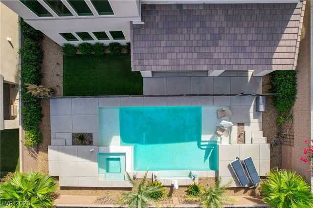 32 Vista Outlook Street, Henderson, NV 89011