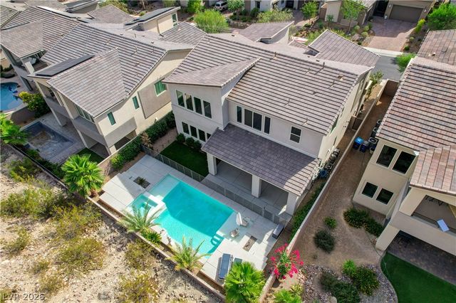 32 Vista Outlook Street, Henderson, NV 89011