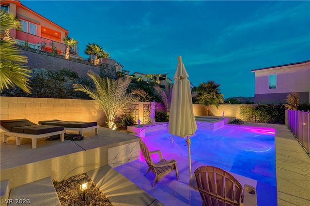 32 Vista Outlook Street, Henderson, NV 89011