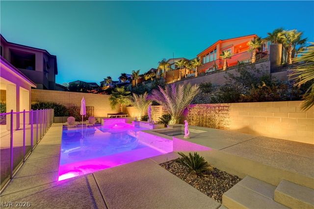 32 Vista Outlook Street, Henderson, NV 89011