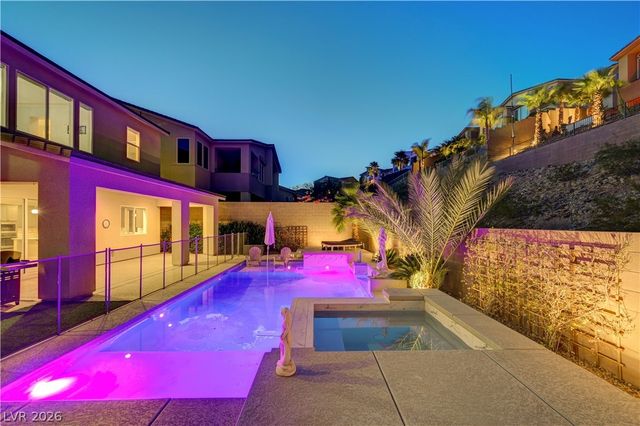 32 Vista Outlook Street, Henderson, NV 89011