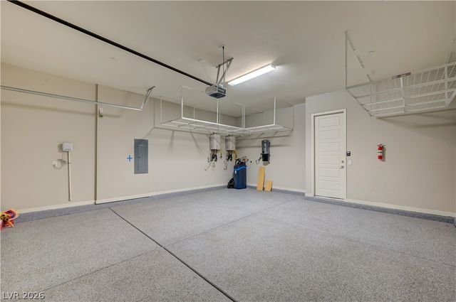 32 Vista Outlook Street, Henderson, NV 89011