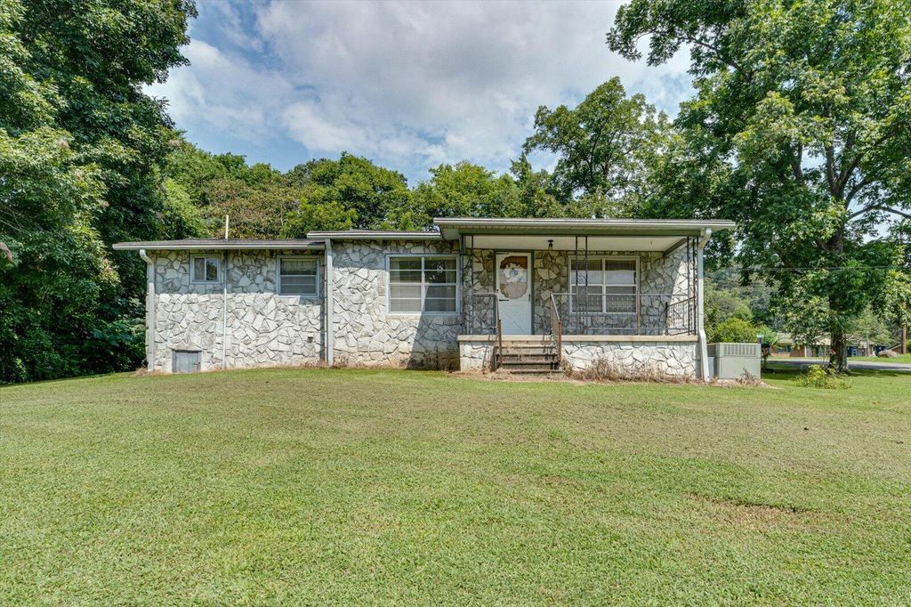 27 N Kingsberry Drive, Jasper, TN 37347