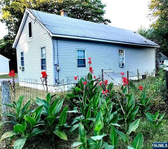 1 Cedar Lane, Paramus, NJ 07652
