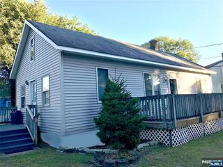 1 Cedar Lane, Paramus, NJ 07652