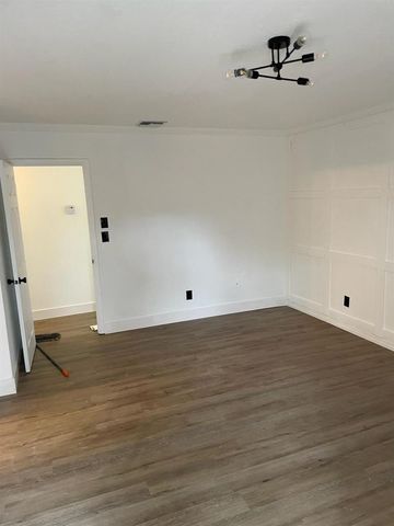 28 Madrid Lane, Davie, FL 33324