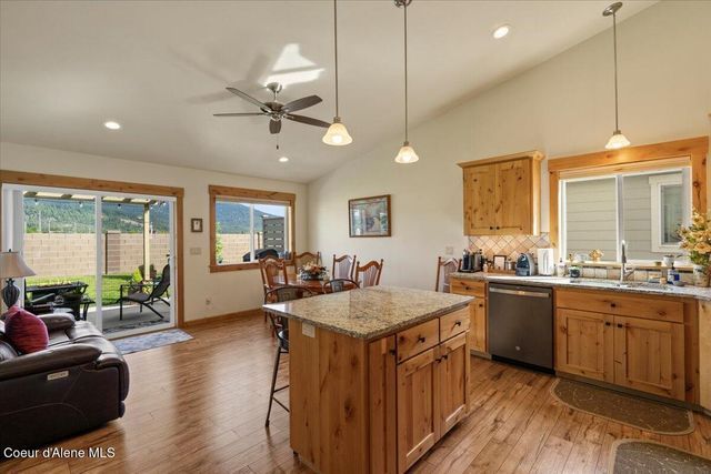 7881 W Kayak CT, Rathdrum, ID 83858