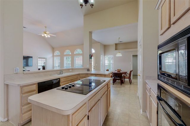 219 Sandy Creek Place, Desoto, TX 75115