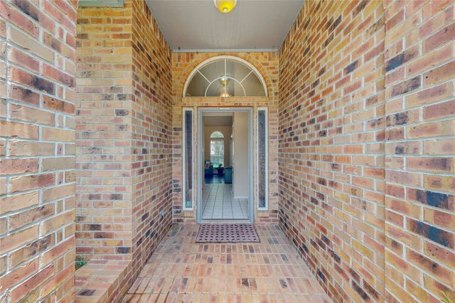 219 Sandy Creek Place, Desoto, TX 75115