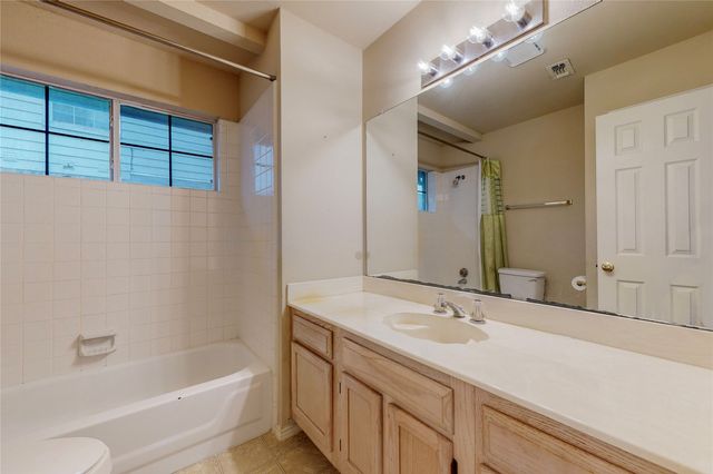 219 Sandy Creek Place, Desoto, TX 75115