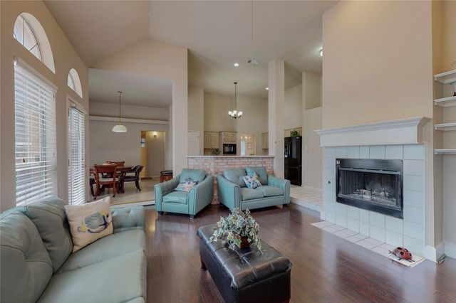 219 Sandy Creek Place, Desoto, TX 75115