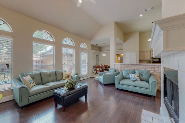 219 Sandy Creek Place, Desoto, TX 75115