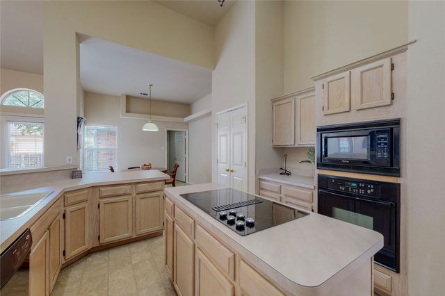 219 Sandy Creek Place, Desoto, TX 75115