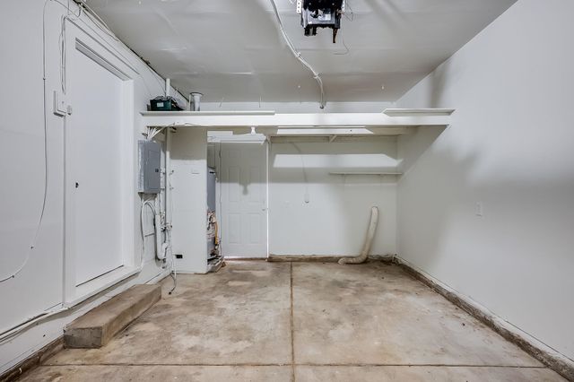 1033 S Waverly St, Wichita, KS 67218