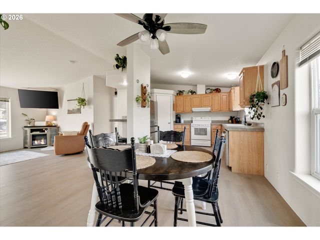 1247 BOARDWALK Ave, Molalla, OR 97038