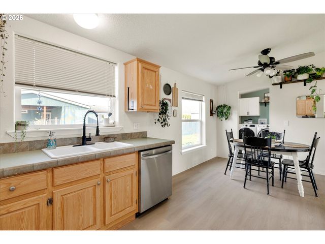 1247 BOARDWALK Ave, Molalla, OR 97038