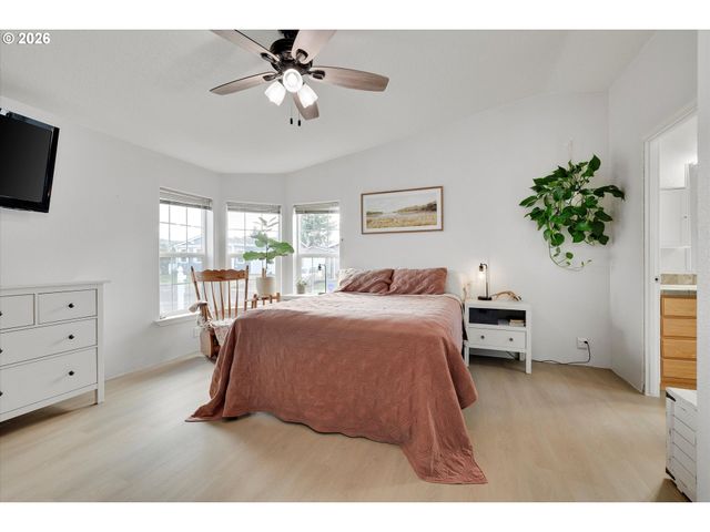 1247 BOARDWALK Ave, Molalla, OR 97038